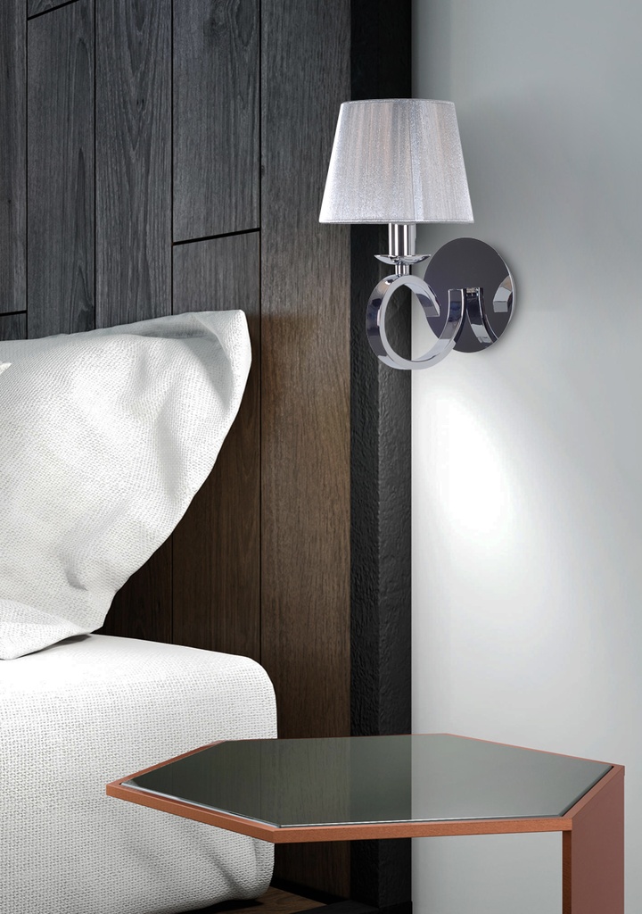 APLIQUE DECORATIVO CON 1 LUZ E-14, ESTRUCTURA DE HIERRO Y CRISTAL  Y PANTALLA DE HILOS EN COLOR PLATA, ALTURA 22CM, DIAMETRO 17CM