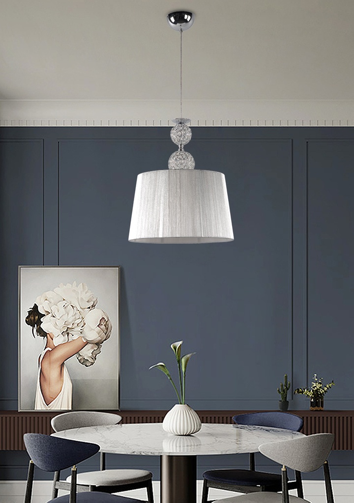 LAMPARA COLGANTE BASE COLOR CROMO, ESTRUCTURA DE HIERRO Y CRISTAL  Y PANTALLA DE HILOS EN COLOR PLATA,  DE 1 LUZ COMPATIBLE CON BOMBILLA LED DE BASE E27, DIAMETRO 45CM, ALTURA 75CM