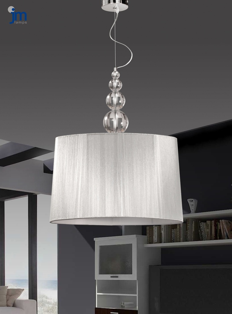 LAMPARA COLGANTE CON BASE COLOR CROMO, ESTRUCTURA DE CRISTAL  Y PANTALLA DE HILOS EN COLOR PLATA, COMPATIBLE CON BOMBILLA LED DE BASE E27, DIAMETRO 45CM, ALTURA TOTAL 100CM