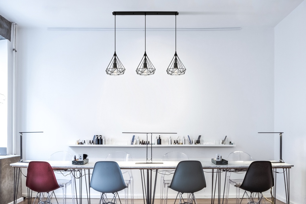 LAMPARA COLGANTE NEGRA DE 3 LUCES BOMBILLA LED DE BASE E27, ALTURA 120CM, LONGITUD 83CM