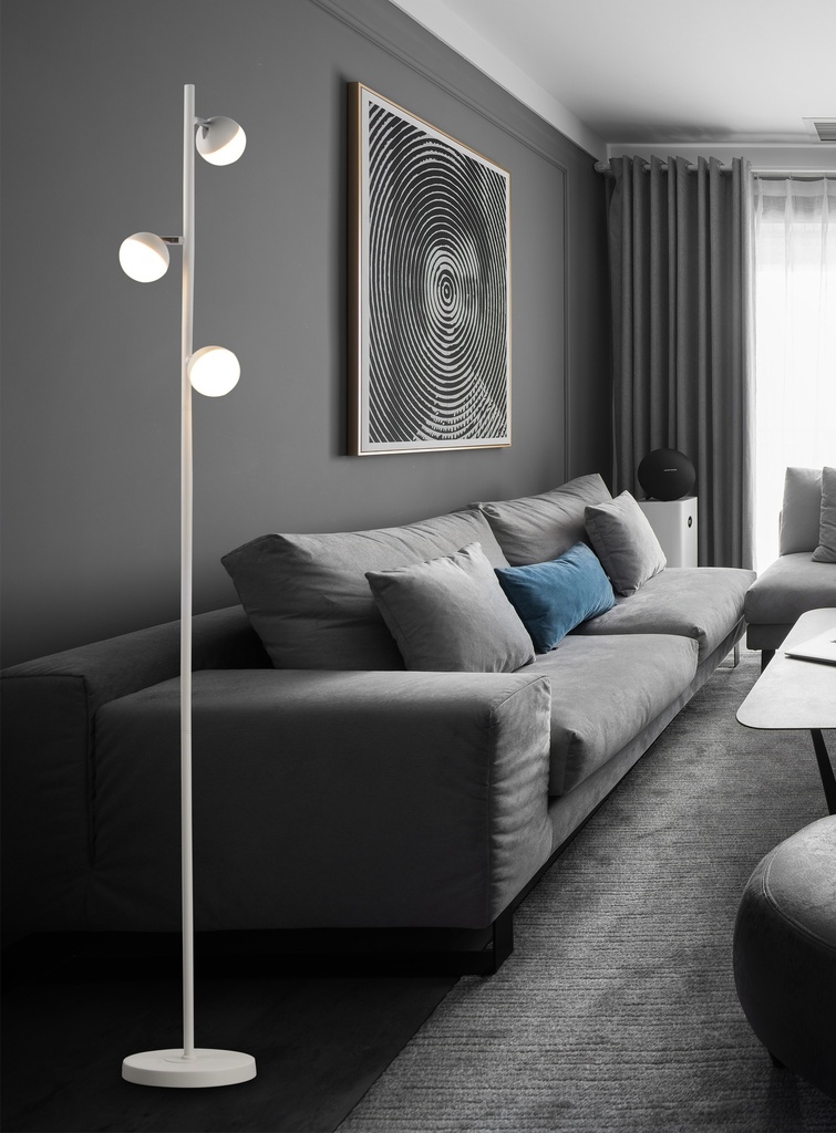 PIE DE SALON DECORATIVO ALTURA 165 cms  CON 3 LED DE  5W, ALUMINIO COLOR BLANCO Y ACRILICO MATE, CON TEMPERATURA DE LUZ DIMMABLE,CON CLASE DE EFICIENCIA ENERGETICA A++