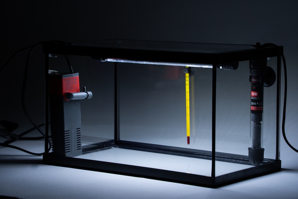 ACUARIO CRISTAL CON MARCO NEGRO 38 L. KIT COMPLETO (XIL)