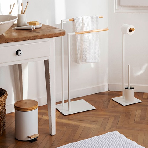 [000016018] PAPELERA PEDAL BLANCA CON TAPA BAMBÚ 3l Ø17x26cm ANDREA HOUSE