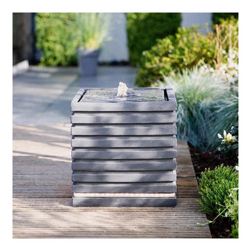 [000017829] FUENTE CUADRADA PARA EXTERIOR CON LED 35x35x35cm, 82 LEDS, MODELOS SURTIDOS